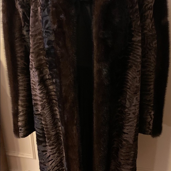 Coat - Picture 2 of 4